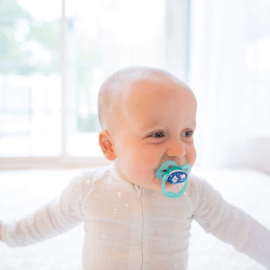 Lifestyle_Advantage_Pacifier_Stage_1_Blue_O16A5197
